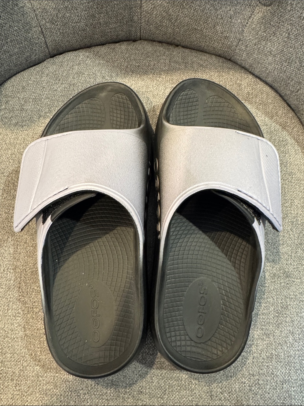 OOFOS women’s Recovery Slide Sandals - Light Gray and Black